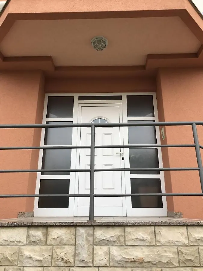 Apartment In Sukosan With Balcony, Air Conditioning, Wifi