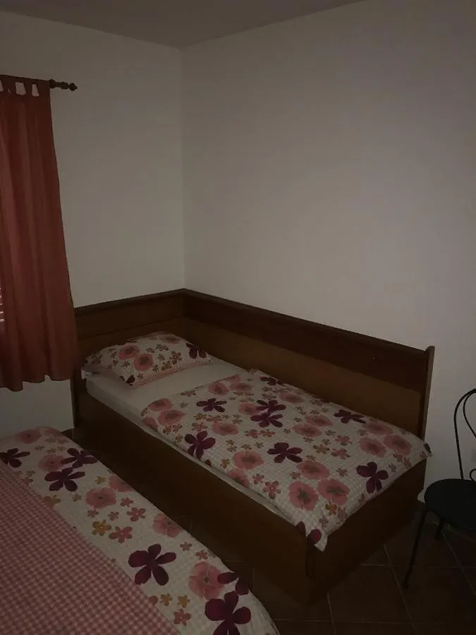 Apartment In Sukosan With Balcony, Air Conditioning, Wifi