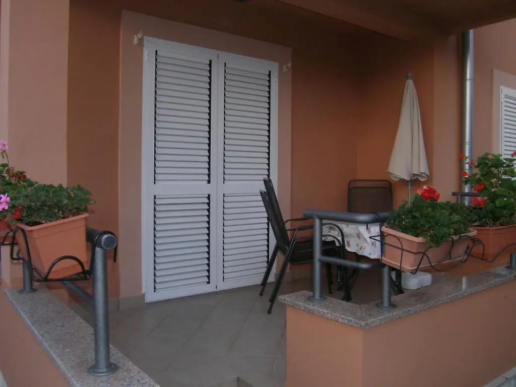 Apartment In Sukosan With Balcony, Air Conditioning, Wifi