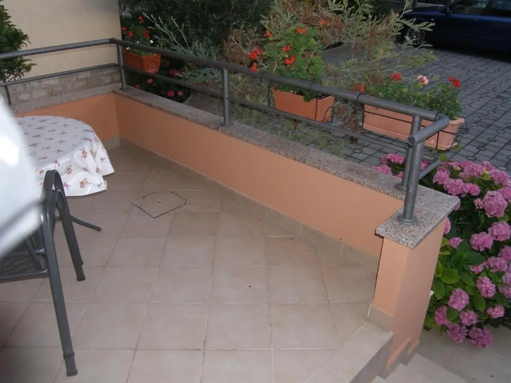 Apartment In Sukosan With Balcony, Air Conditioning, Wifi