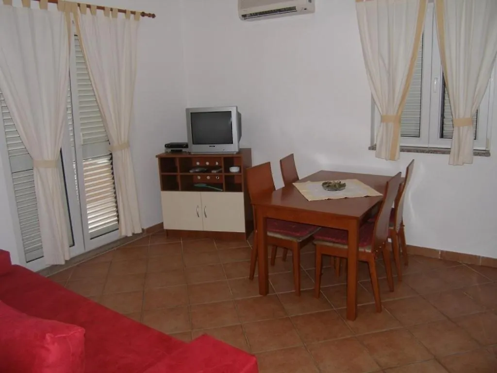 Apartment In Sukosan With Balcony, Air Conditioning, Wifi